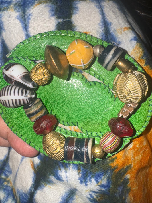 HH 12